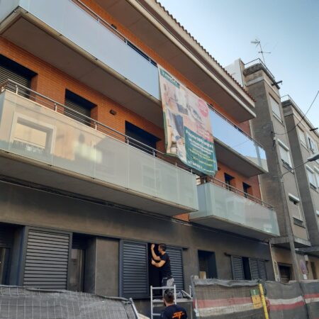 FACHADA EN EJECUCION DE OBRA