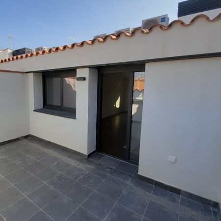 FOTO DE TERRAZA DE BUHARDILLA